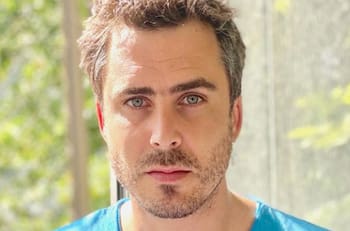 ¿Quién es Nicolás Oyarzún, actor chileno y jurado del Festival del Viña 2025?