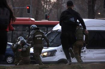 VIDEOS | Protestas por la libertad de los presos políticos provocan cortes de tránsito en Santiago