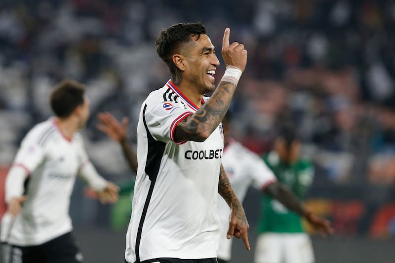 jugando por Colo Colo en 2023.