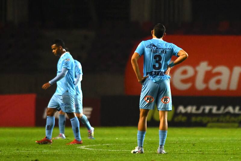 Los Dragones Celestes llevan seis partidos perdidos de la mano de Fernando Díaz /Photosport