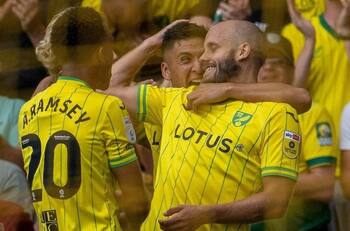 VIDEO | La delicada asistencia de Marcelino Núñez para el gol de Norwich City ante Coventry City