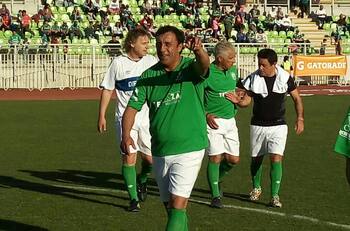 El retorno de Cristián "Pistola" Flores al fútbol chileno: triunfa como DT de equipo juvenil en Valparaíso