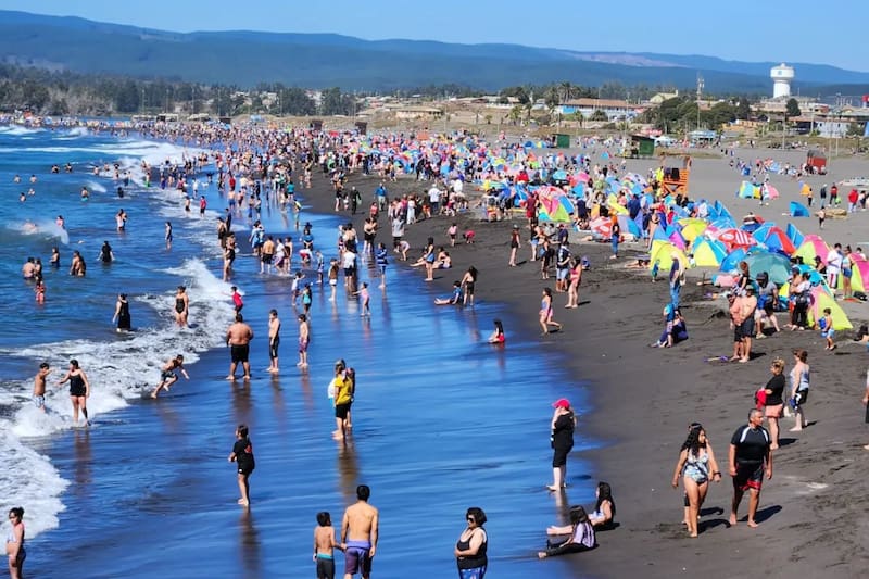 La ciudad de Pichilemu es uno de los destinos favoritos durante este verano.