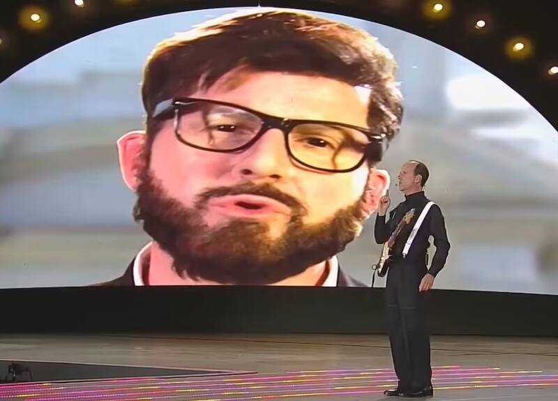 Stefan Kramer imitó al presidente Gabriel Boric.