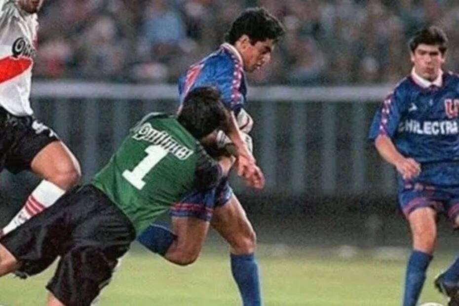 La recordada infracción de Germán Burgos a Esteban Valencia que el juez del River vs la U decidió no cobrar en la Libertadores 96.