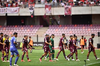 Duro coletazo tras la derrota ante Colo Colo: DT de La Serena teme por gravísima lesión de un refuerzo