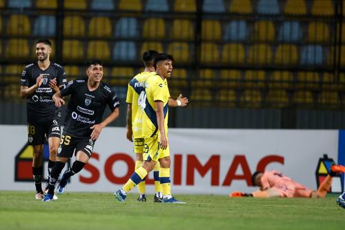 El jugador de Independiente del Valle Kendry Paez, celebra su gol contra Everton.