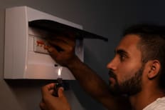 Enel confirmó cortes de luz para el miércoles 14 de enero: Seis comunas de la RM tendrán interrupciones en su suministro