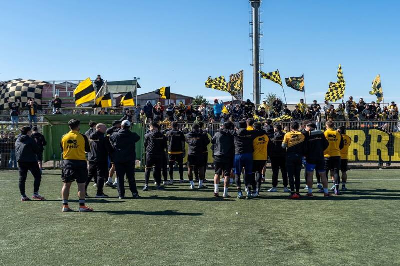 vive horas cruciales sobre el futuro del club. (Foto: @FernandezVial)