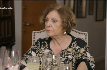 "Le clava siete milímetros del corazón y el pulmón": María Elena Duvauchelle se emociona al recordar el violento asesinato de su hermano, Héctor