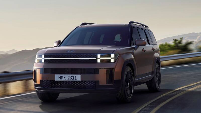 La marca surcoreana estrenó en Chile su icónico modelo de pasajeros