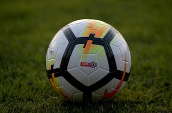 Así se está moviendo el mercado de pases del fútbol chileno