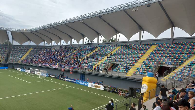 Público de la U en el encuentro. Foto: Enelcamarín