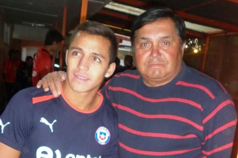 junto al fallecido Roberto Espicto, su formador en las divisiones inferiores de Cobreloa.