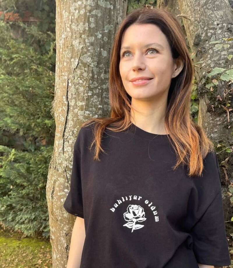 Es la recordada actriz turca.