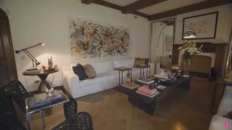 Carola Julio mostró el living de su casa.