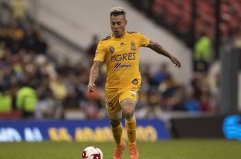 ¿Señal de permanencia? Eduardo Vargas se presentó a estreno de nueva camiseta de Tigres