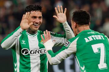 VIDEO | Los goles de Chimy Ávila que permitieron al Betis derrotar al Elche y avanzar en la Copa del Rey
