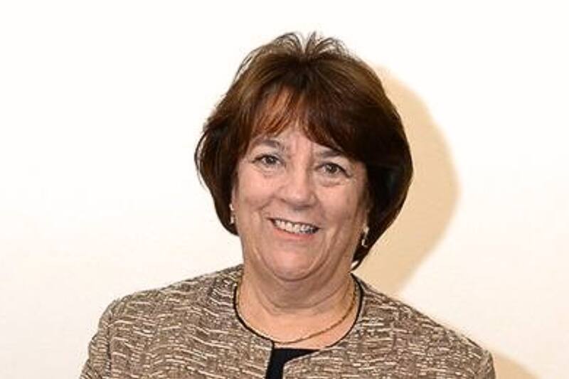 Se desempeñó como ministra en tres administraciones de Gobierno.