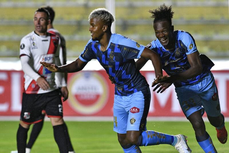 El Nacional goleó 6-1 a Nacional Potosí en la ida