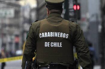 Confirman brote de COVID-19 en Carabineros: más de 30 contagiados en comisaría de Valparaíso