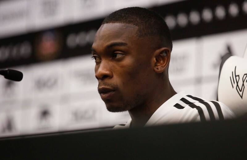 no lo pasa bien en Colombia tras su salida de Colo Colo. Foto: Agencia Aton