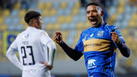 Pese a tener contrato vigente: Cristián Palacios no sigue en Everton y se marcha a este club de Primera División