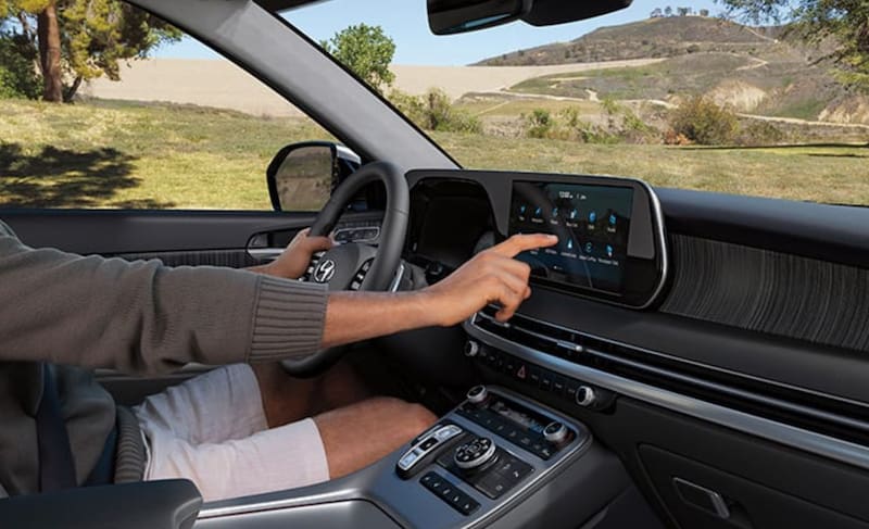 El vehículo que conduce Carolina de Moras.