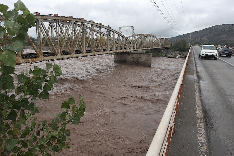 Revisa el video del desborde del Río Tinguiririca.