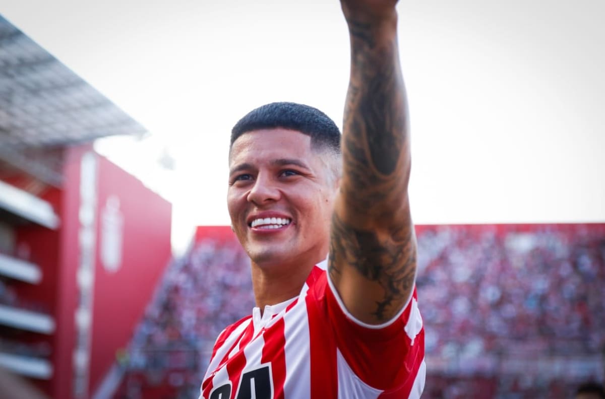 Marcos Rojo habilita de manera magistral a Retegui en el descuento de Estudiantes