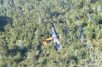 Capotaje de avioneta dejó dos heridos y una persona fallecida en Riñihue