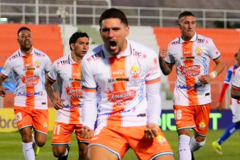 Agustín Nadruz, en el triunfo ante la UC en El Salvador. Foto: Aton.