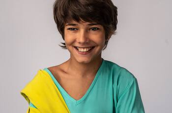 "Súbete a mi moto": las claves de la serie sobre Menudo de Amazon Prime