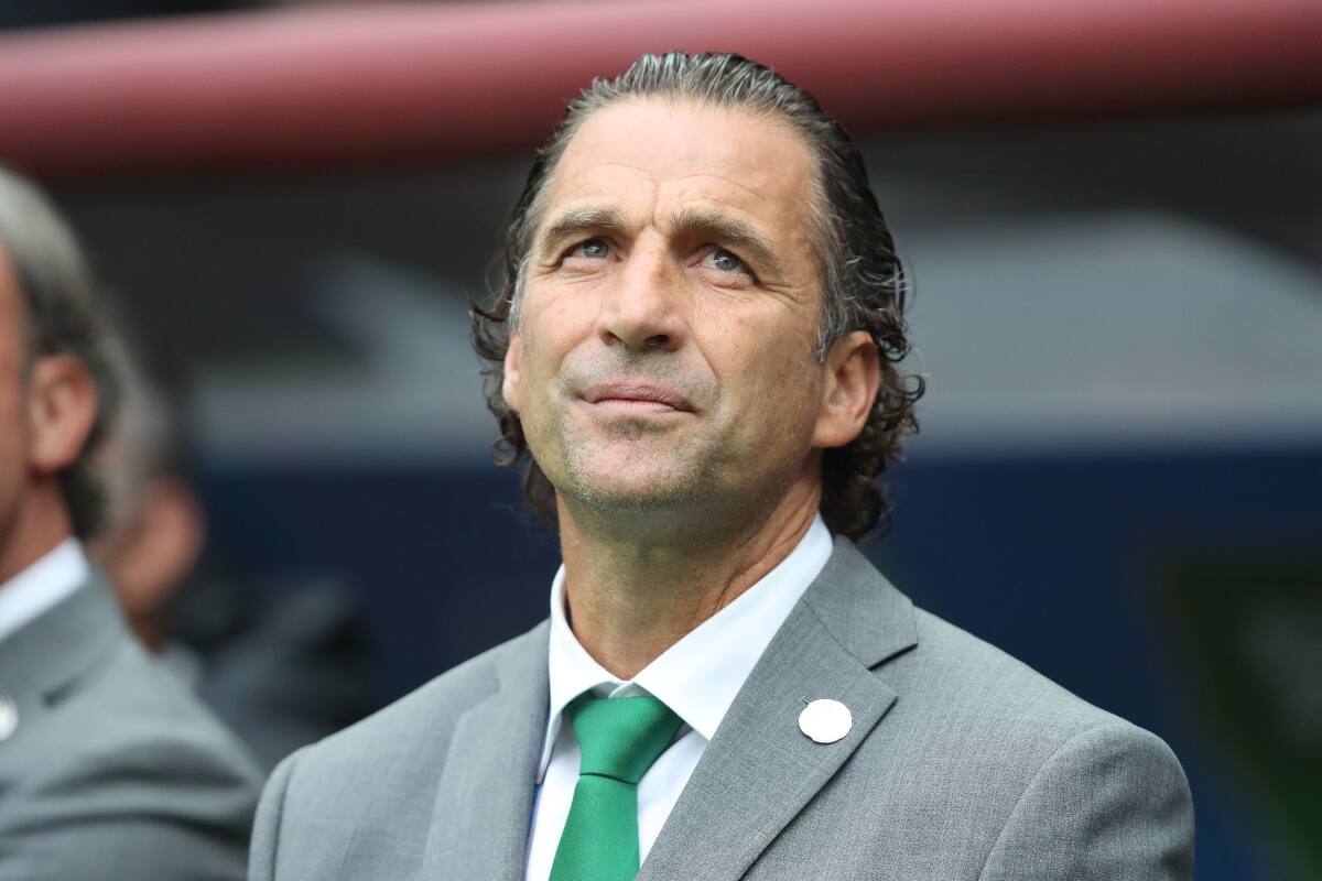 Futbol, Rusia vs Arabia Saudita
Copa Mundial de Rusia 2018
El entrenador de Arabia Saudita Juan Antonio Pizzi, dirige contra Rusia durante el partido inaugural en el estadio Lushizki de Mosc˙ , Rusia.
14/06/2018
Firosport/Photosport
Football, Rusia vs Arabia Saudita
World Cup Russia 2018
Arabia Saudita's player Juan Antonio Pizzi, gives intructions during the group a football match against Arabia Saudita held at the Lushizki stadium in Moscu, Russia.
14/06/2018
Firosport/Photosport