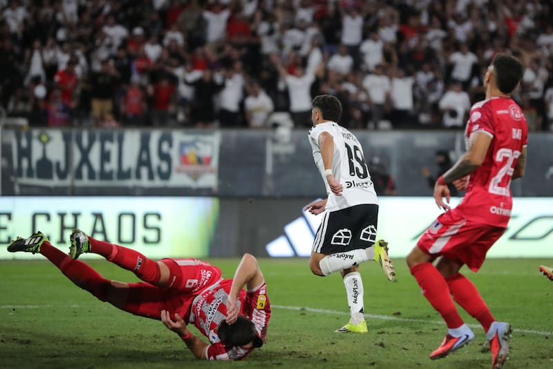El delantero anotó el gol de Colo Colo ante Unión La Calera. Foto: Agencia Aton.