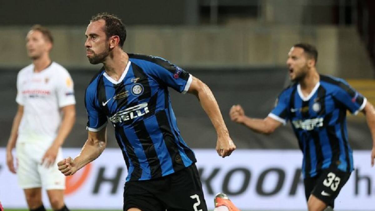 El increíble récord que alcanzó Diego Godín en la final entre el Sevilla y el Inter de Alexis Sánchez