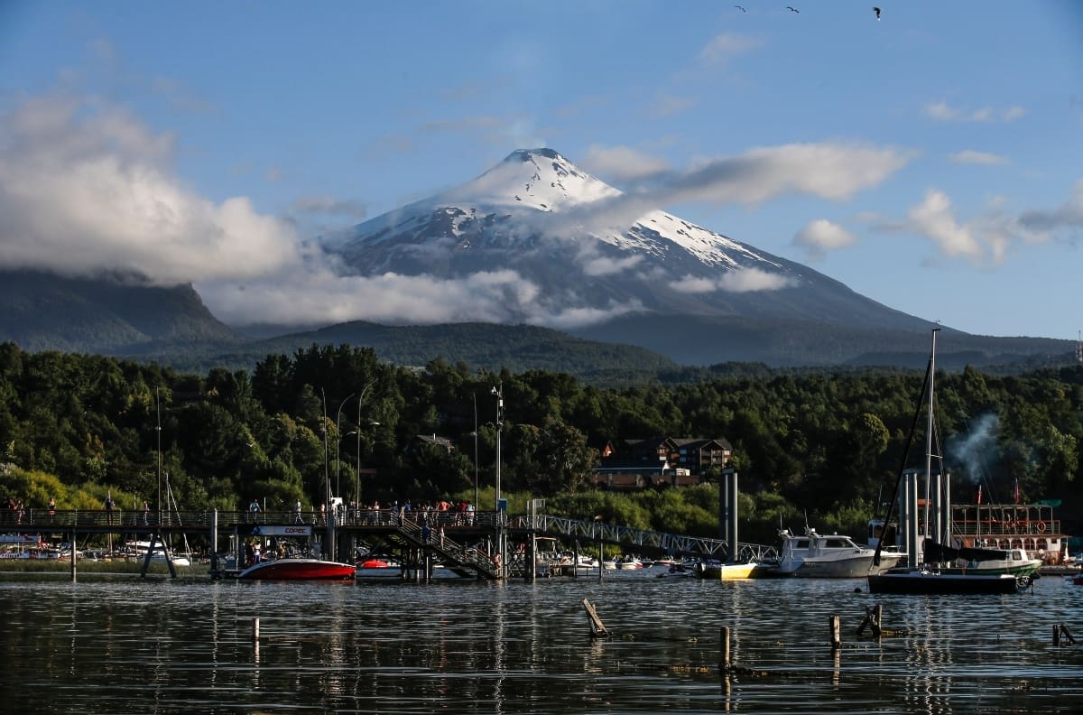 Avioneta capotó en la ladera del volcán Villarrica: hay dos muertos y dos heridos