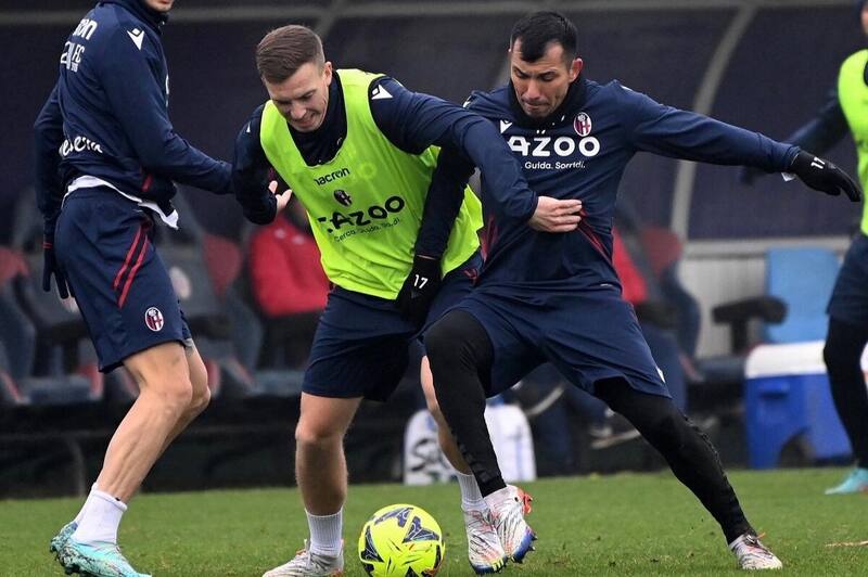 Gary Medel tiene un rol importante en el Bologna. Crédito: @Bolognafc1909.