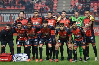 “Juega como adulto”: Deportes Limache se aferra a juvenil de la U que los salvará con los minutos Sub-21