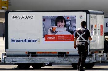 Polémica por vacuna Sinovac: Gobierno defiende efectividad del fármaco chino