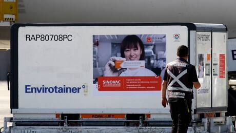 Polémica por vacuna Sinovac: Gobierno defiende efectividad del fármaco chino