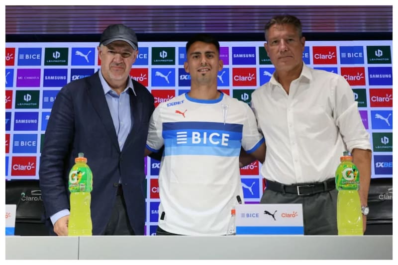 Acompañado por Juan Tagle y José María Buljubasich en su presentación como nuevo fichaje Cruzado. Foto: Cruzados.