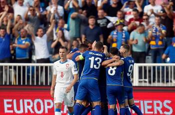 Kosovo imitó el reconocido gol del Liverpool al Barcelona para vencer a República Checa