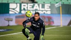 Golpe al mercado: La fórmula de Morón para que Claudio Bravo llegue a Colo Colo en junio