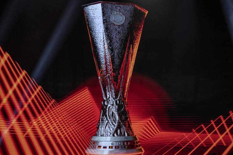 El Mónaco de Guillermo Maripán se juega la clasificación ante el Bayer Leverkusen de Charles Aránguiz