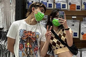 "Cuando lo conocí, me caía mal": La historia de amor de Majo Bleach, la capitana de "El Último Pasajero" y su pololo Matías Aliste