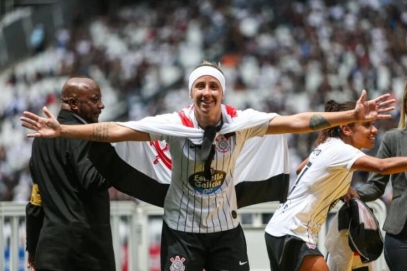 La multicampeona con Corinthians Ingrid Frisanco, Pardal, podría llegar a Colo Colo.