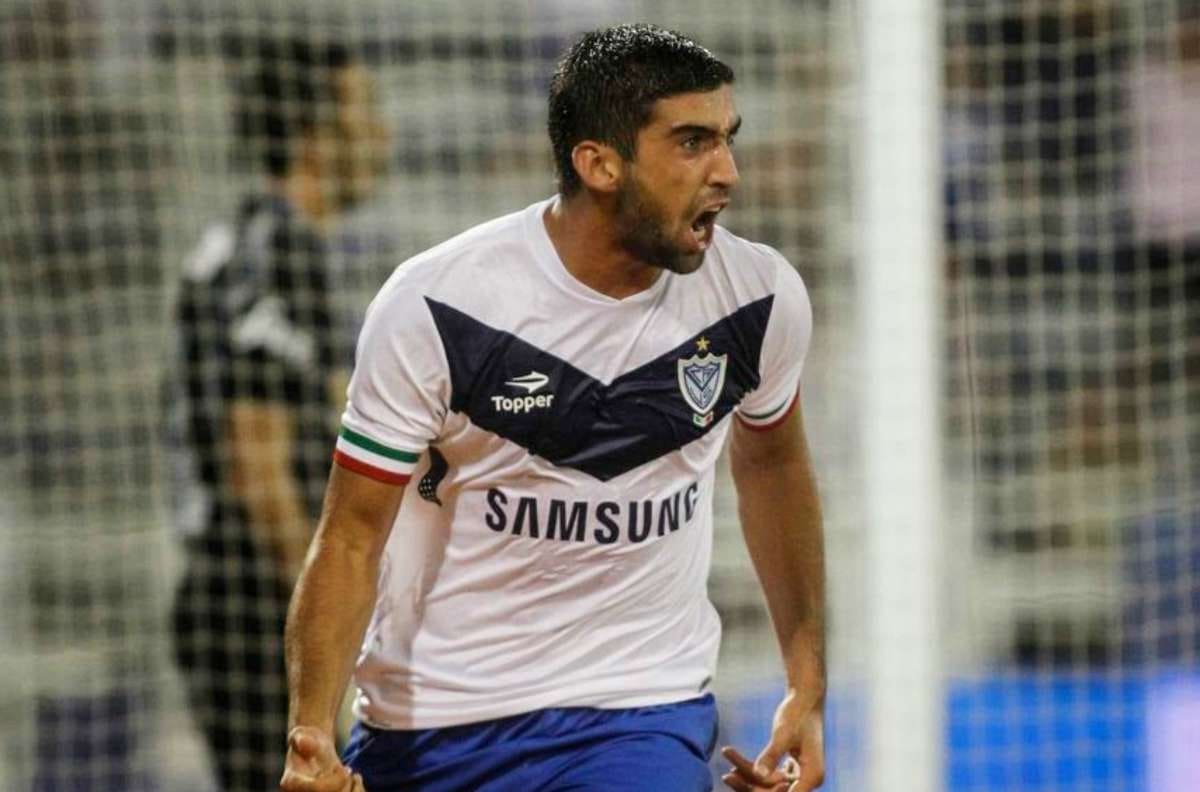 ¡Voltereta! Fichaje de Emiliano Amor a Colo Colo se decidirá este jueves