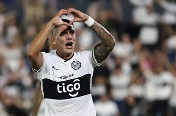 Tuvo pasos por Colo Colo y fue obsesión de la U: el 10 paraguayo que hoy está sin club