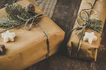 Navidad 2022: Aprende a envolver tus regalos de tres formas únicas y con materiales reciclados